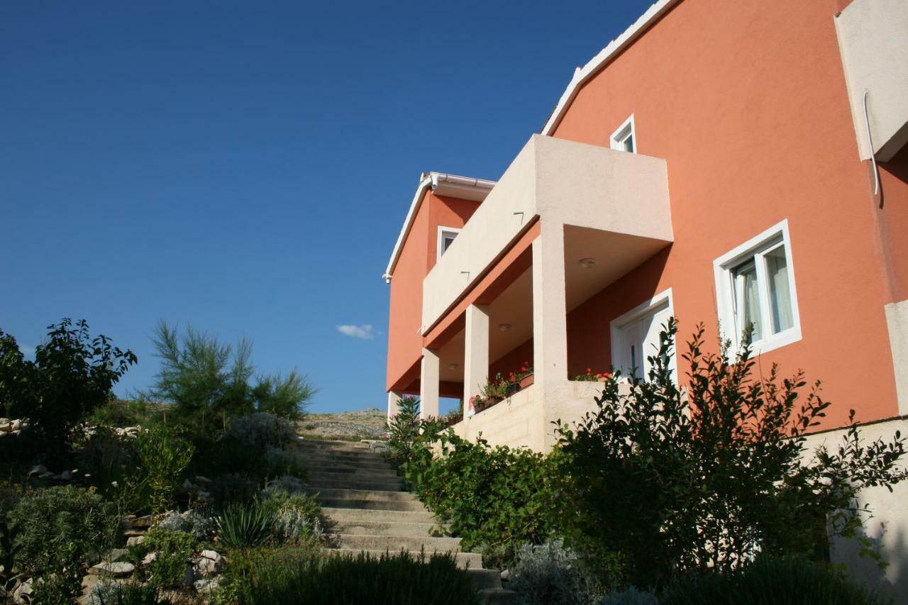 Apartments Sara Vlašići Bagian luar foto