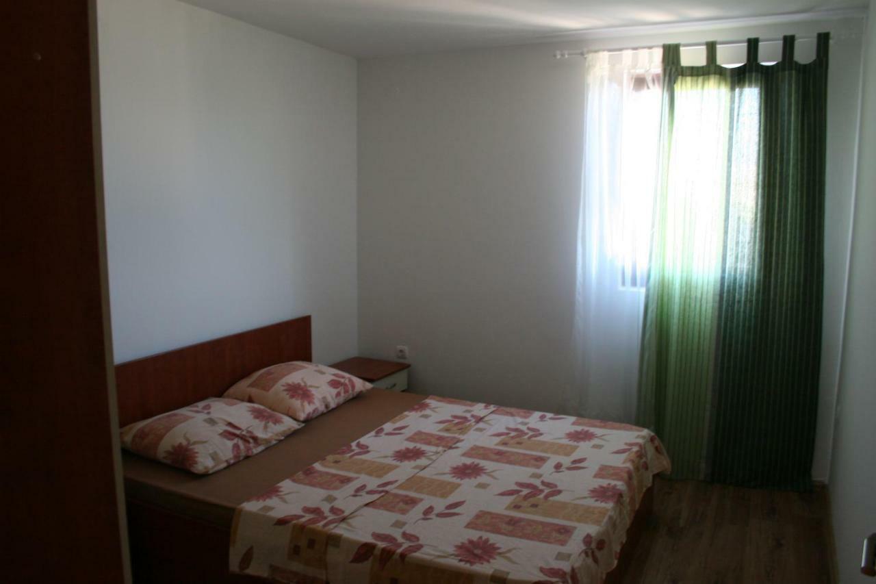 Apartments Sara Vlašići Bagian luar foto