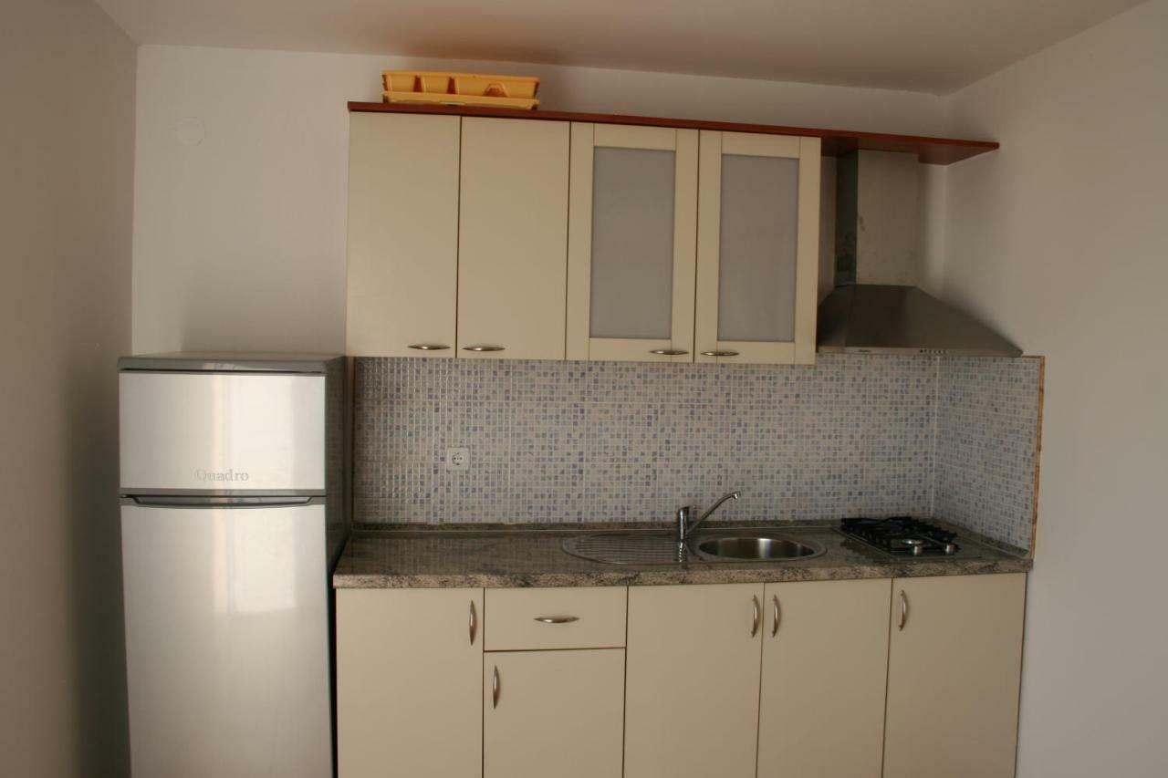 Apartments Sara Vlašići Bagian luar foto