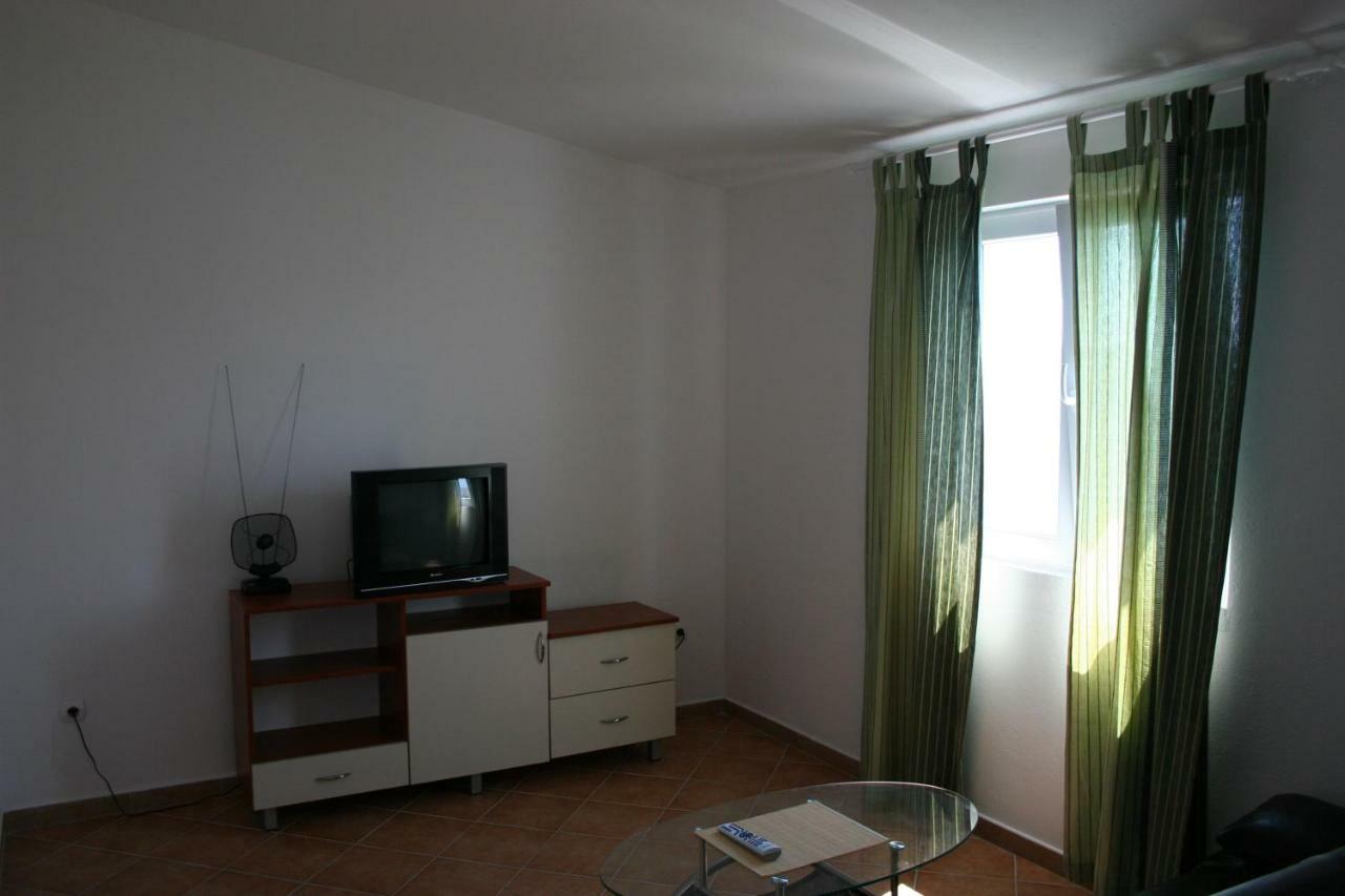 Apartments Sara Vlašići Bagian luar foto